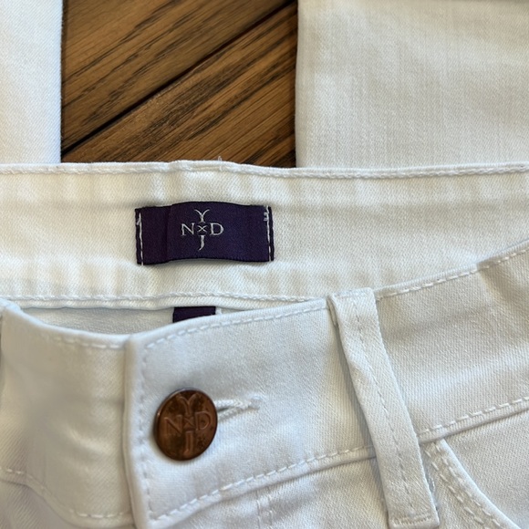 NYDJ crops, white and rhinestone snaps on hem. - Picture 2 of 5